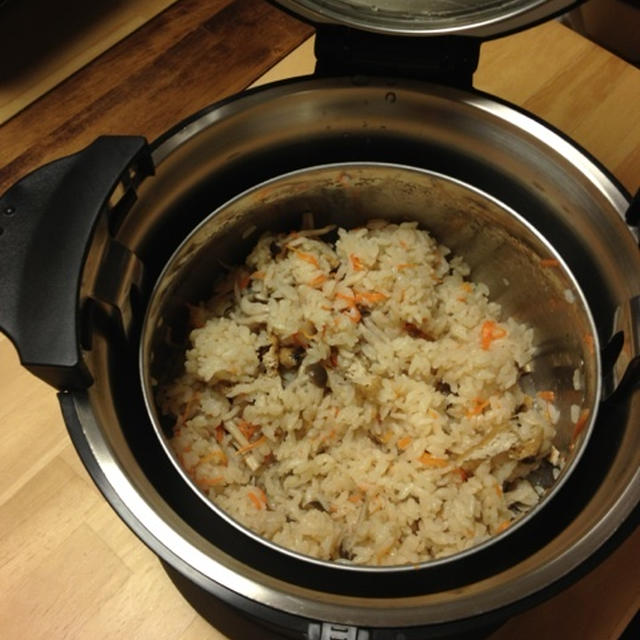 シャトルシェフで炊き込みごはん