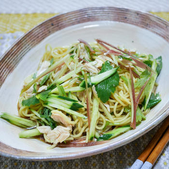 さっぱりと食べる「薬味たっぷりで作る和え麺」