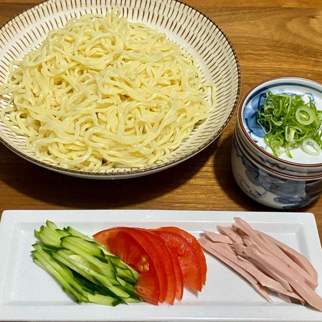 ざる蕎麦ではなく…  ざる麺 ！