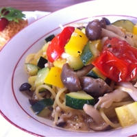 夏野菜モリモリ、ビタミンカラーで暑さを吹き飛ばせ～！カラフル夏野菜パスタ