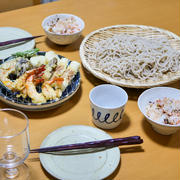 天ざる蕎麦と鮭、うめ、昆布の混ぜご飯