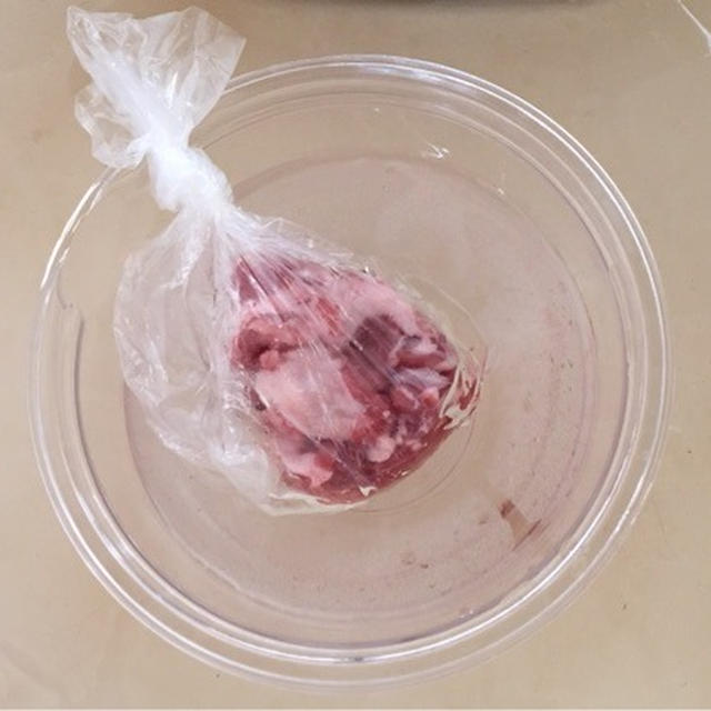 「冷凍した肉」と「下味をつけて冷凍した肉」解凍時間の違い