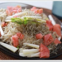 カリカリちりめんじゃことうどの冷やしそうめん☆