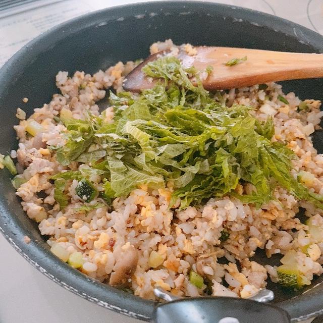 今日は鶏挽肉とズッキーニの麹炒飯♡ヘッドマッサージれぽ。