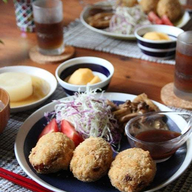 コロッケ定食。大根で２品。