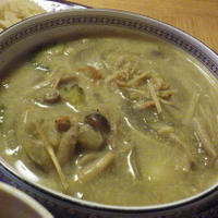 ゴーヤとなすの夏野菜グリーンカレー　夏はぱやっぱりカレー♪