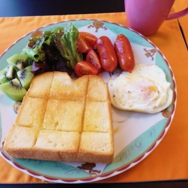 時間制限の朝ごはん～バタートーストに美味しい目玉焼き添えて～