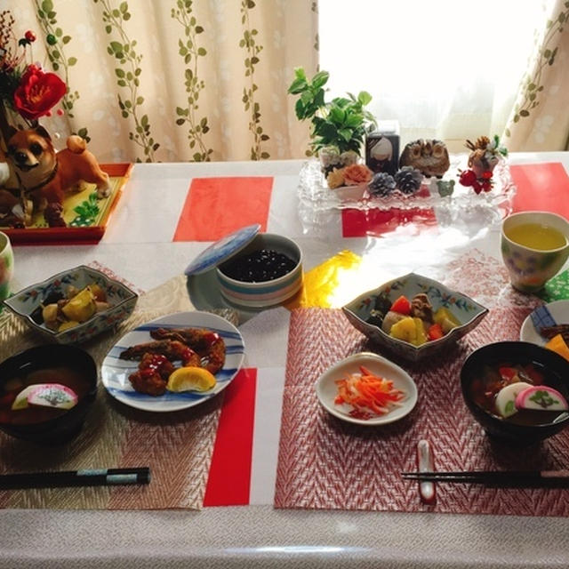 お正月の昼ご飯とポン監督の初かぶり物