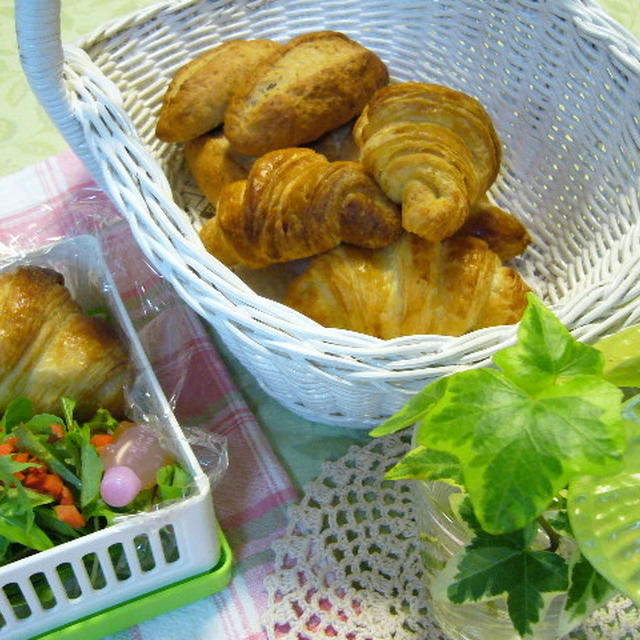クロワッサンとプチカンパーニュのお弁当