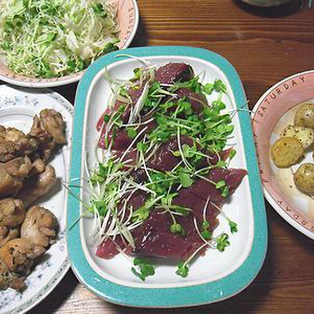 鰹の刺身、鶏肉のハーブソテー。ホウ酸団子づくりと今日は記事満載