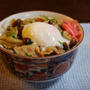 温泉卵のせ つゆだくの豚丼