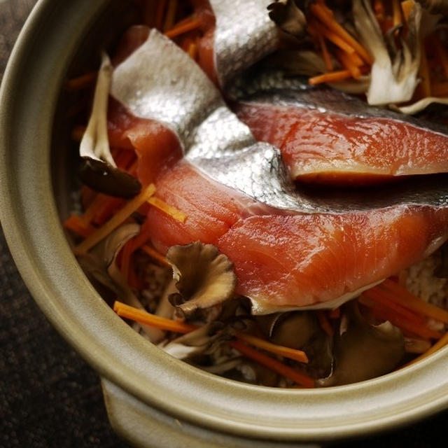 秋鮭の炊きこみご飯。