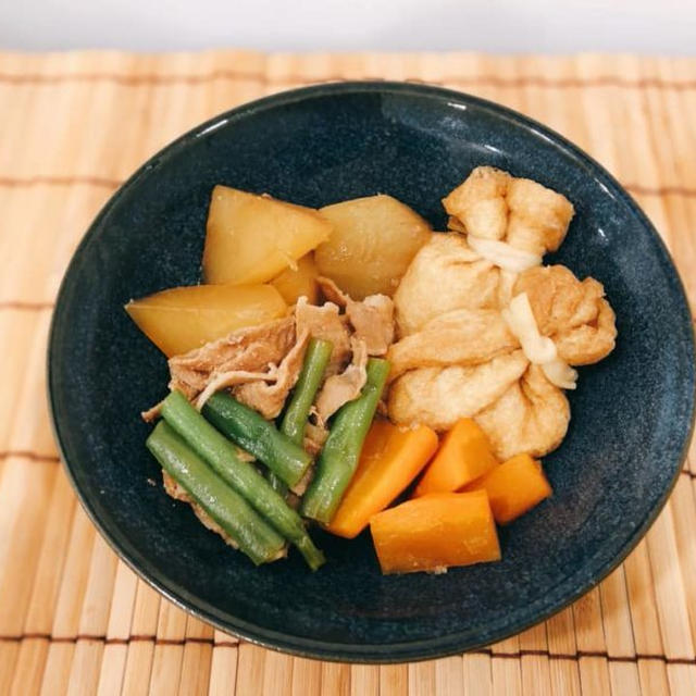 餅巾着入り 豚肉と野菜の煮物