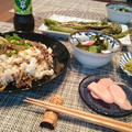 牛ごぼうの混ぜご飯と蛸の酢のものの夕食