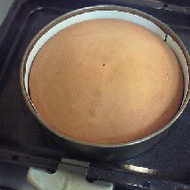 まずはスポンジケーキ