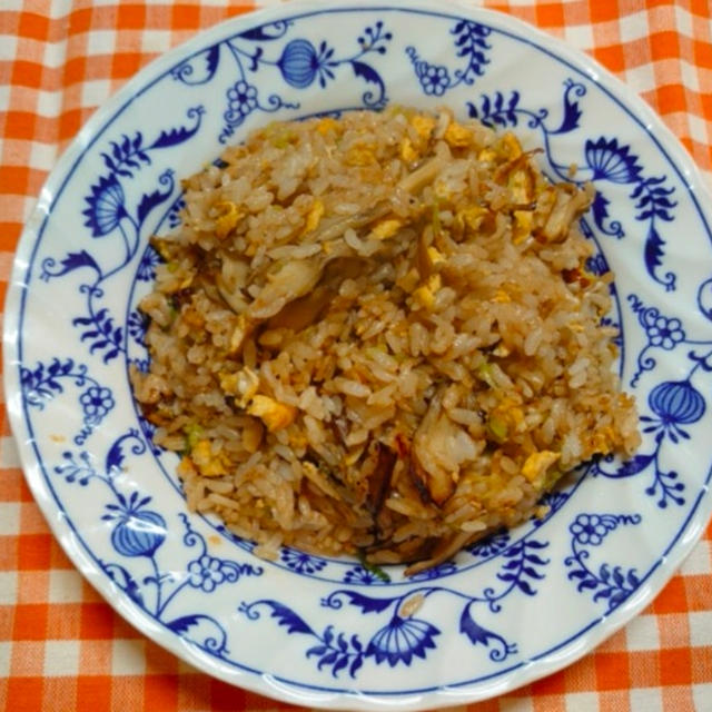 【晩御飯のご提案】舞茸にんにくチャーハン