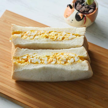 玉子サラダたっぷり「玉子サンド」