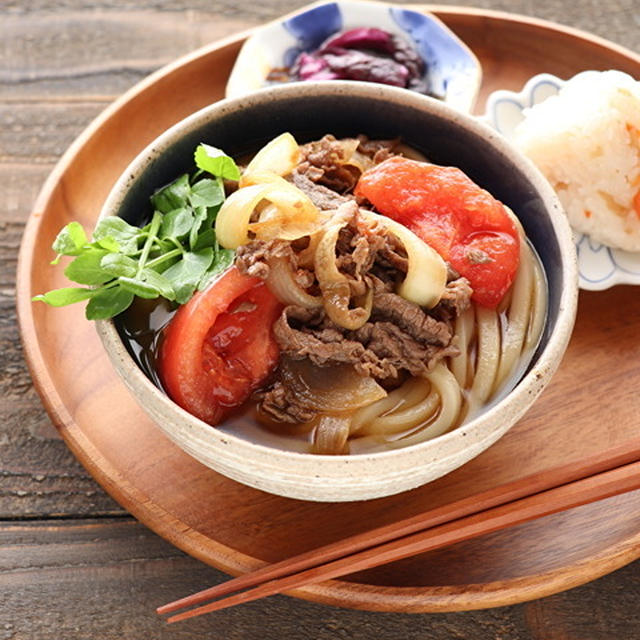 牛肉とトマトのすき焼き風うどん