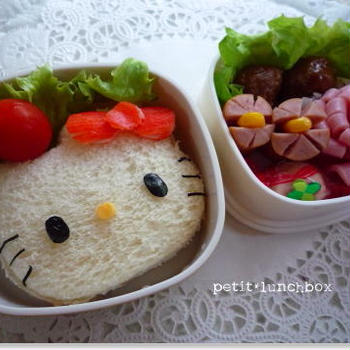 キティちゃんサンドイッチのお弁当♪