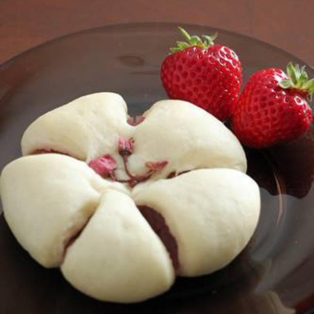 クリームチーズ入り桜あんぱん