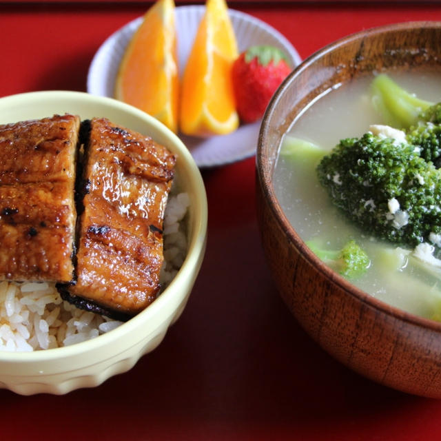 鰻でご馳走感のある朝ごはん、麻婆豆腐丼のお弁当、ピーマンの肉詰めで夕ごはん
