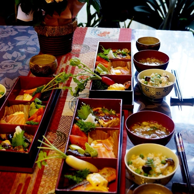 ■５月連休中の【①おもてなし朝ご飯セット】／【②母の日のプレゼント３件】です♪