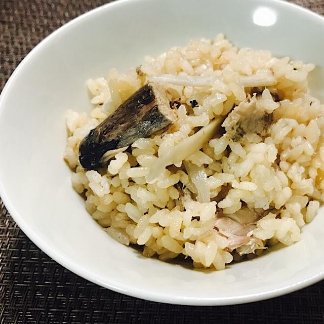 鯖缶とごぼうの炊き込みご飯