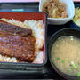 土用丑の日を前に吉野家で鰻重牛小鉢セット食べました。朝食で。