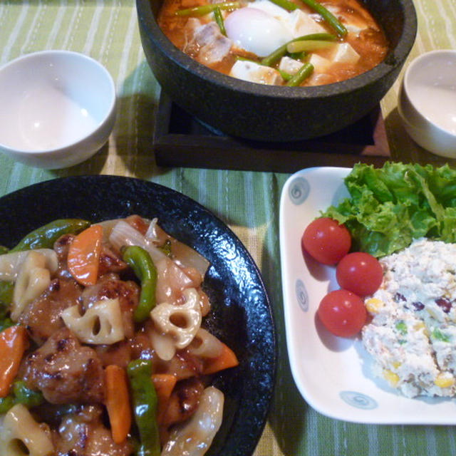 豚肉の黒酢炒めと生おからサラダの献立　夕ご飯