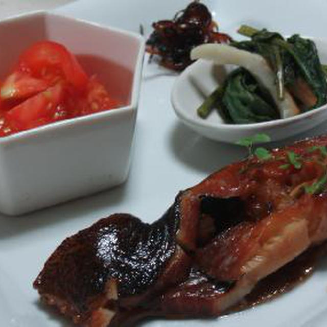 白身魚の煮付と中華トマトサラダ