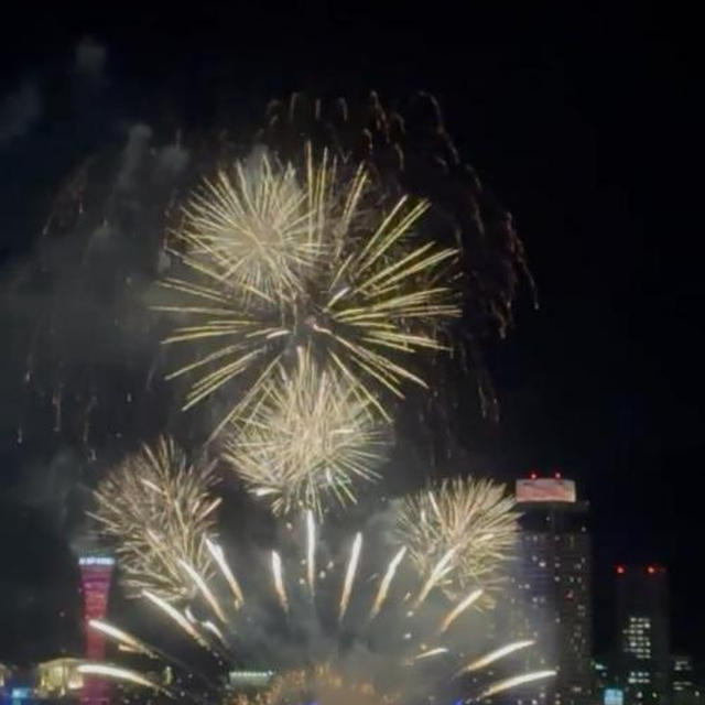 みなと花火2024と神戸の夜景