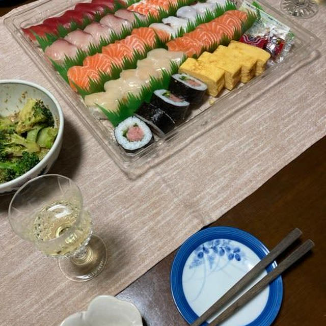 コストコのお寿司で夕食！