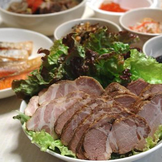 さあ肉塊だ！イルプルーレシピの煮豚