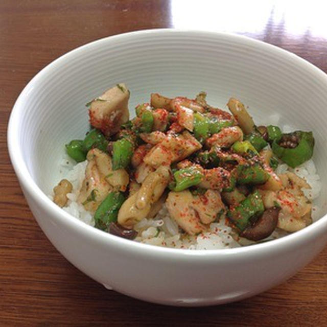 昼はええかげんに「エスニック風丼」
