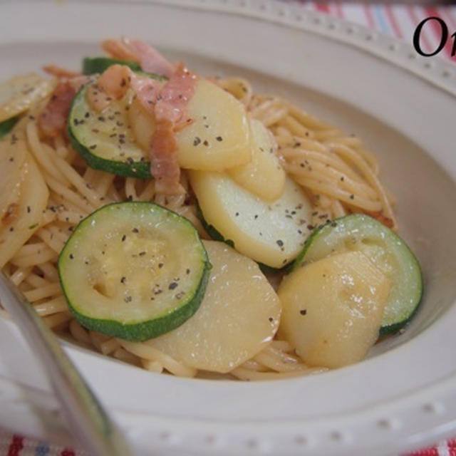 ぱぱっとランチ♪ズッキーニとじゃがいものパスタ☆