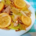 春キャベツと新玉ネギと豚バラの塩レモン炒め♪