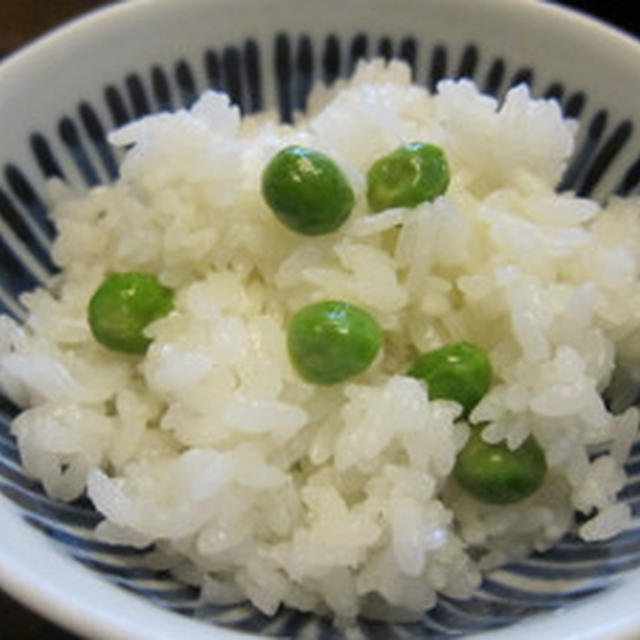 今年初のグリンピースご飯