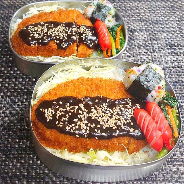 母とムスコのラブラブおソロ♪1度やってみたかった味噌カツどーん弁当