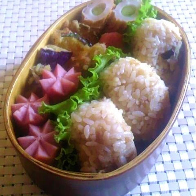 9.12　鶏ごぼうお結びと天ぷら・残りもので秋色のお弁当