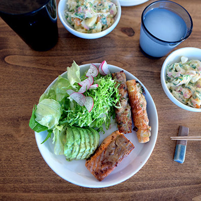プレートご飯・サーモンと竹輪餃子