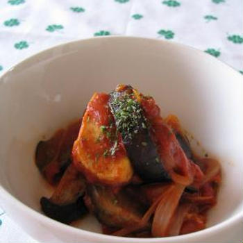 冷凍豆腐と茄子のトマト煮込み