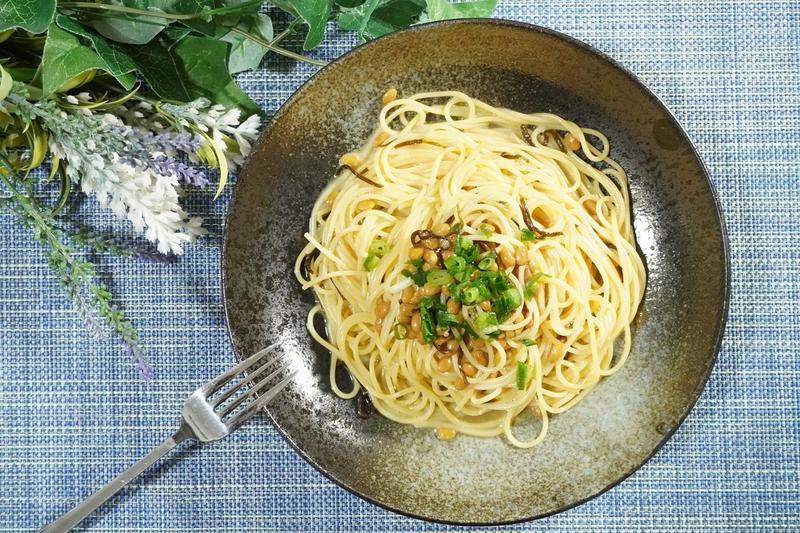 フライパンなしで楽うま！納豆と塩昆布の和風パスタの作り方・レシピ