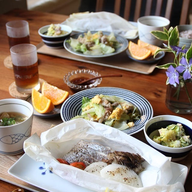 真鯛の包み焼き。レタスと豚バラ肉の中華炒め。