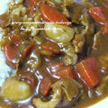 なんてことはない、カレーとサラダ。