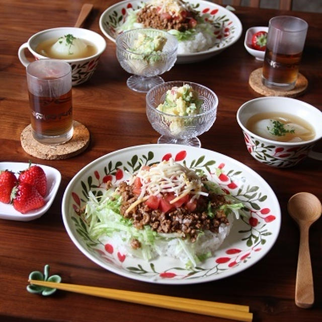 タコライス と さつまいものサラダ。