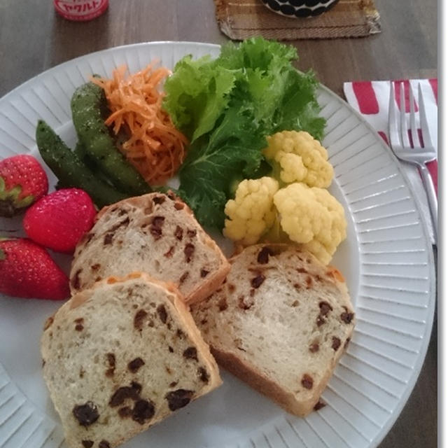 ドライトマトとチーズのプチ食パンと新車でお花見イイ笑顔♡