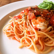 あっさり爽やかな味。フライパンひとつで作る「モッツァレラチーズとトマトのパスタ」