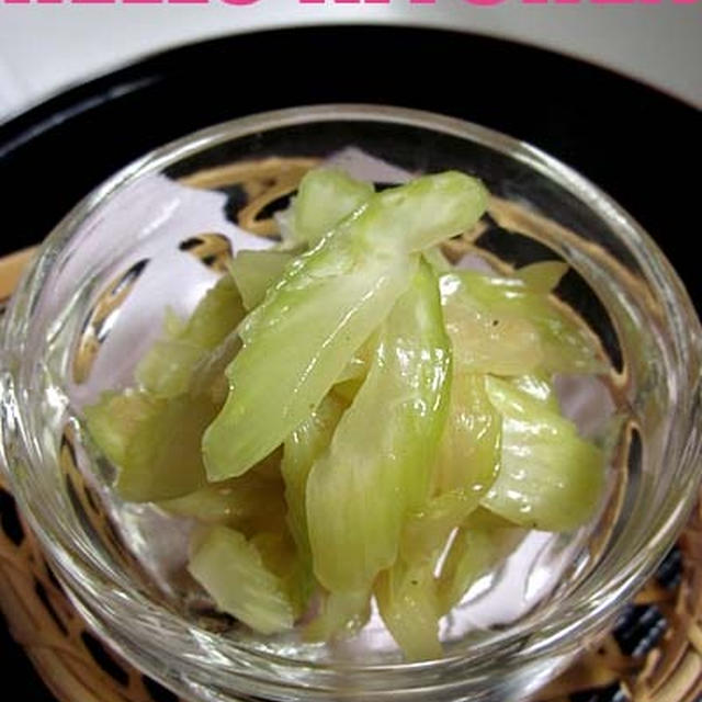 夏のお通しに★キーンと冷やしてセロリのごま油炒め