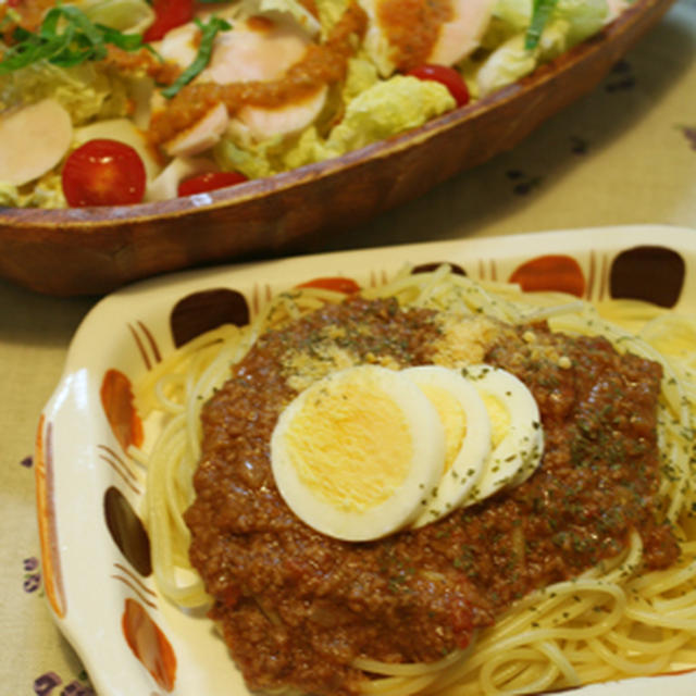 自家製ミートソースパスタと、白菜サラダwithにんじんドレッシング