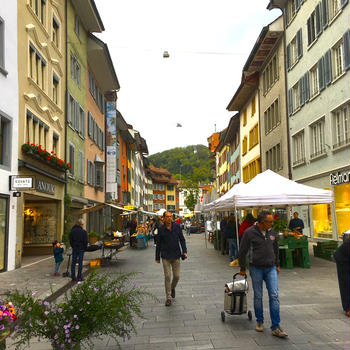 スイスの朝のマーケットで見つけたら買ってみて下さい！！　/ドイツ・スイス秋の旅9日目